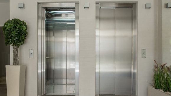 ¿Atrapado en un elevador? ¿Atrapado en un elevador?